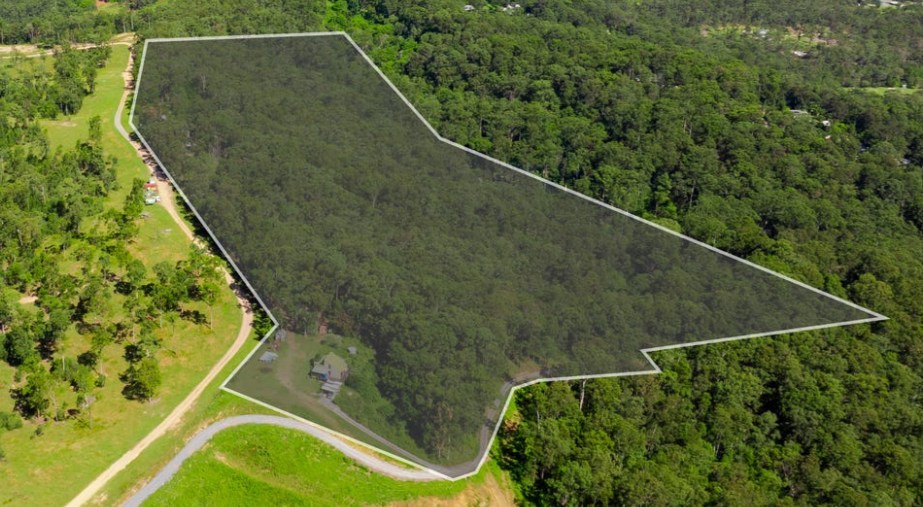 Heaven Above — aerial view of the surveyed property boundary across both titles